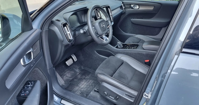 Volvo XC 40 cena 135900 przebieg: 44500, rok produkcji 2021 z Ząbki małe 191
